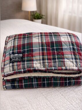 Eddie Bauer Oversized Down Throw NWOT Plaid Rare HTF Colorway 50 x 72